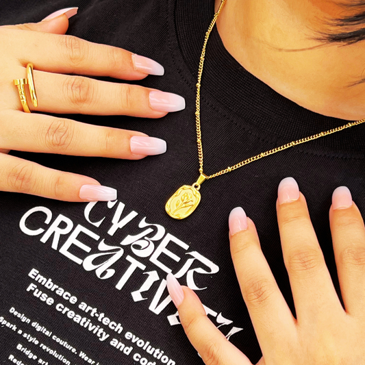 Rosá Engraved Vintage Pendant