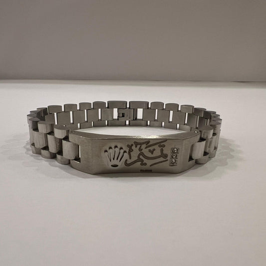 Royal Signature Engraved Name Bracelet