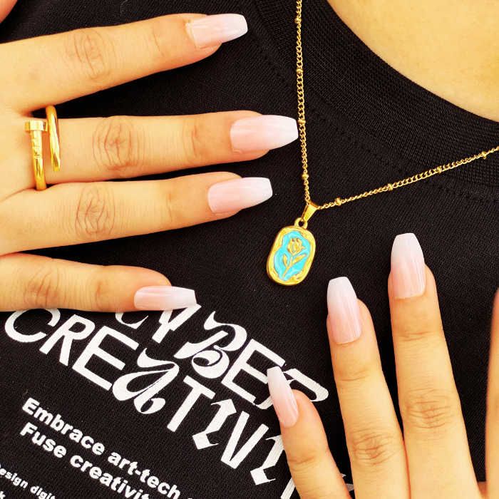 Rosá Engraved Vintage Pendant