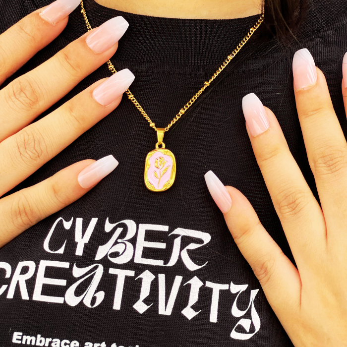 Rosá Engraved Vintage Pendant