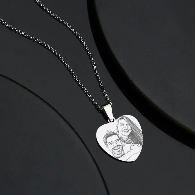 Personalized Heart-Shaped Photo Necklace Engraved Pendant Necklace